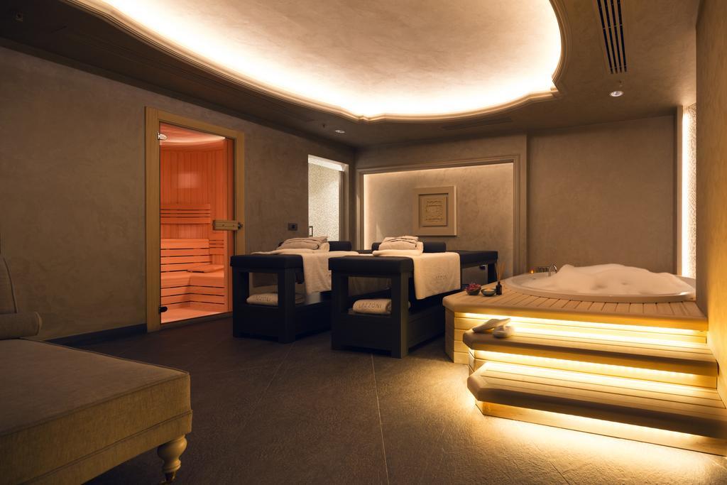 Lazzoni Hotel Istanbul Exterior foto The spa at The Dorchester