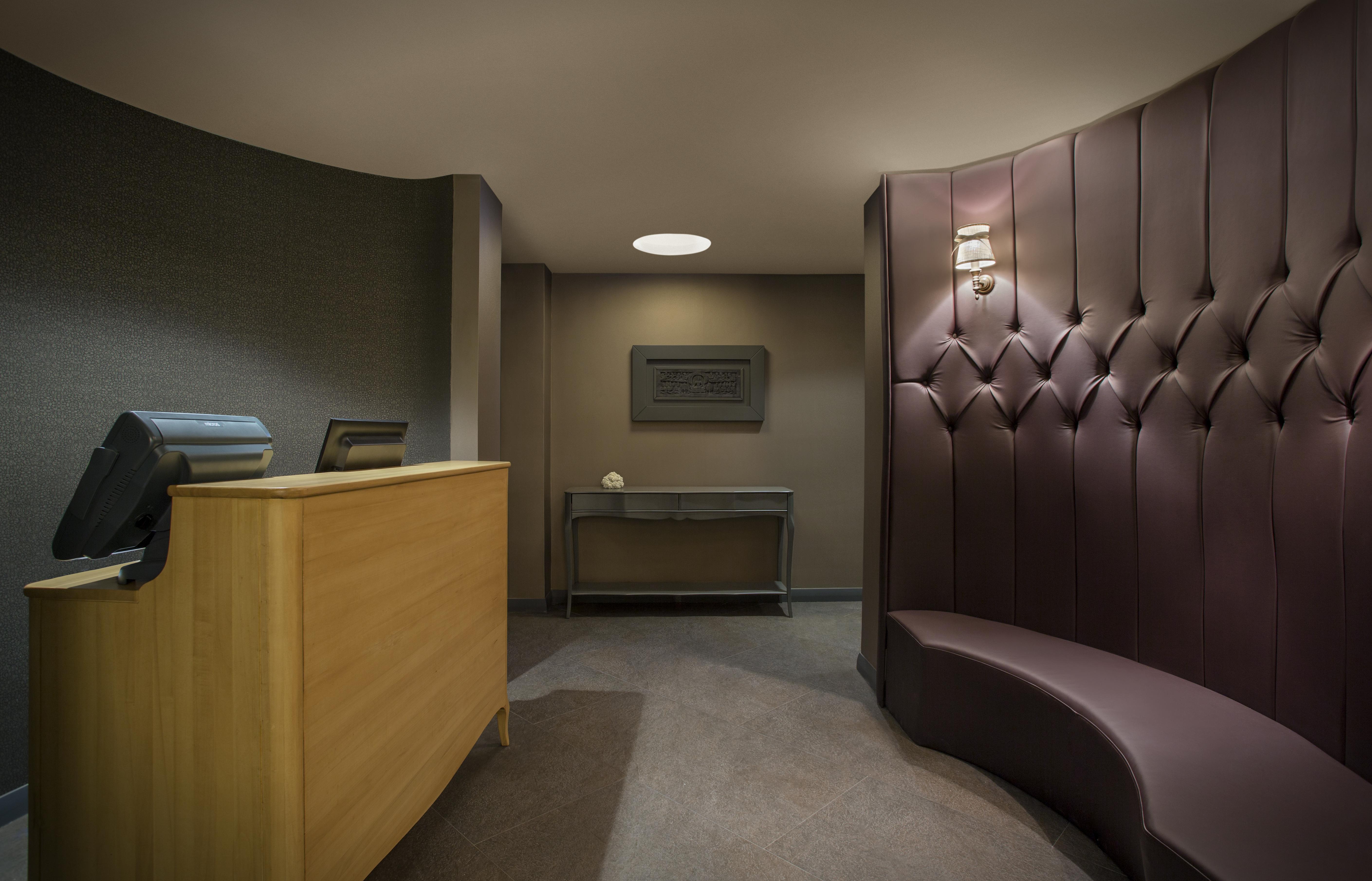 Lazzoni Hotel Istanbul Exterior foto The reception area of the lounge