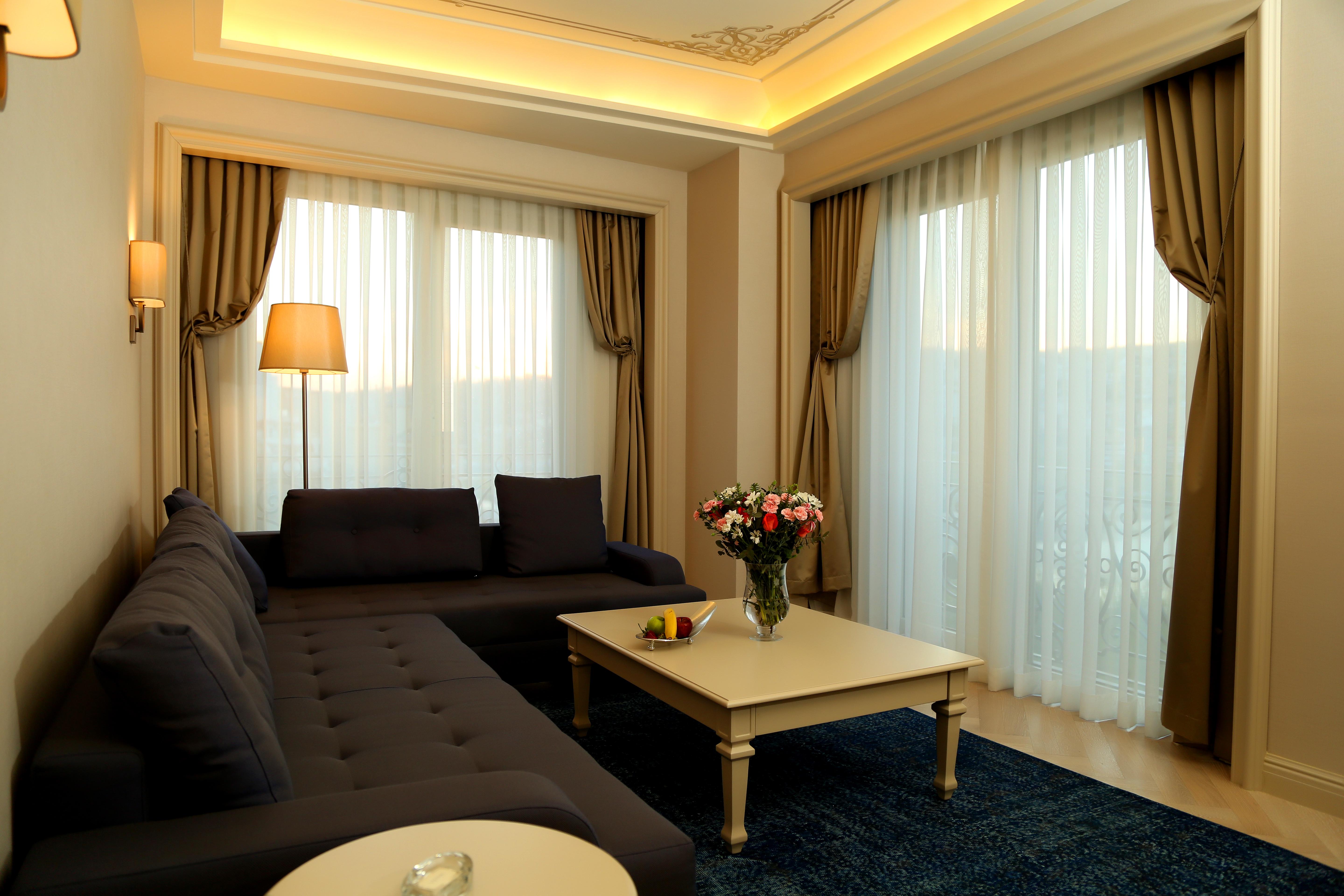 Lazzoni Hotel Istanbul Exterior foto A living room